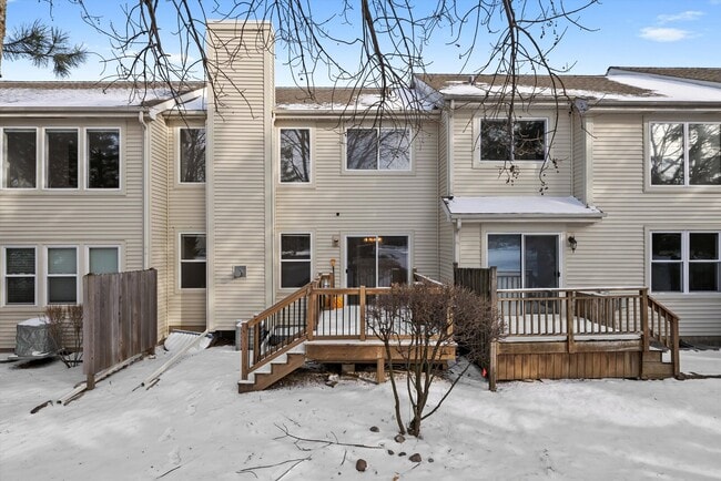 Building Photo - 898 McKenzie Station Dr