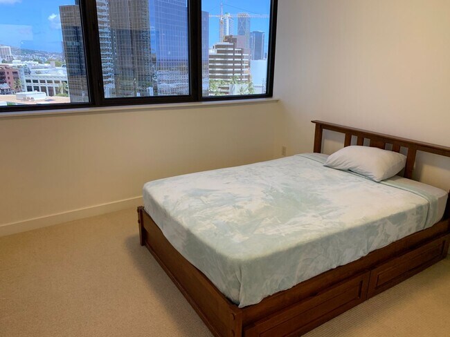 Building Photo - Fully Furnished 1 Bed-1BathPet Friendly Un...