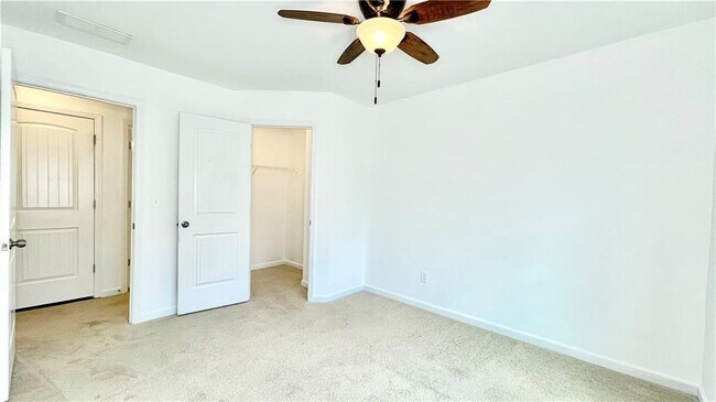 Building Photo - 436 Fieldview Ln