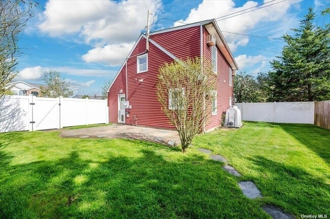 Building Photo - 85 Hilltop Rd