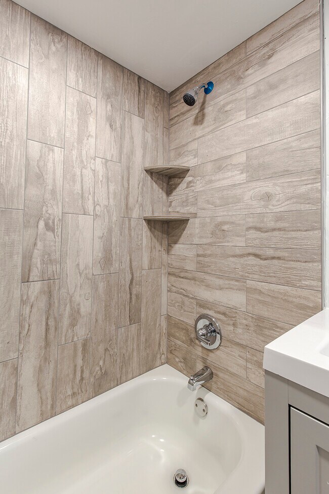 Building Photo - 4535 E 14th St