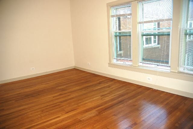 Building Photo - 4714 N Racine Ave