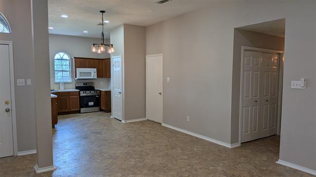 Building Photo - 336 Cresthaven Dr