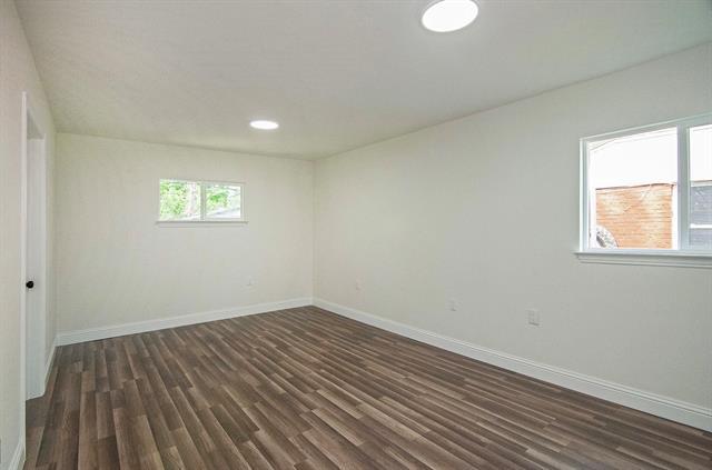 Building Photo - 2608 Lockhart Ave