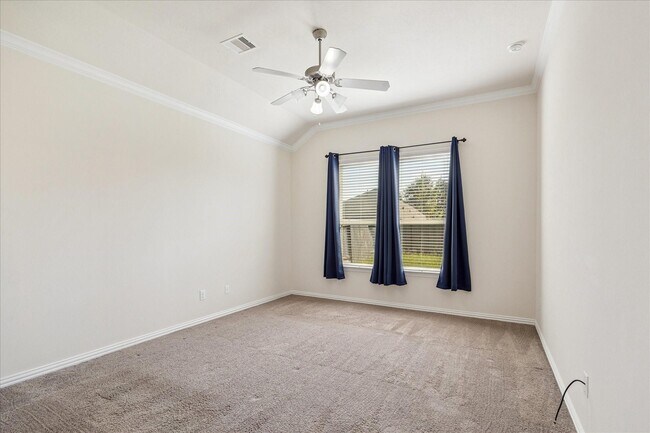 Building Photo - 205 Brookwood Park Ln