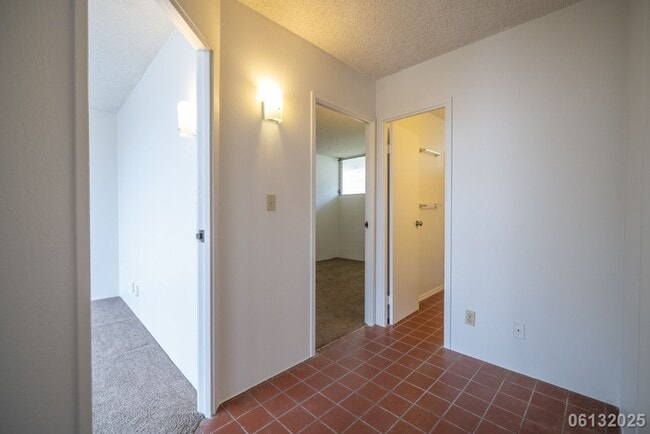 Building Photo - 2 Bed 1 Bath Condo In Valleyview Melemanu