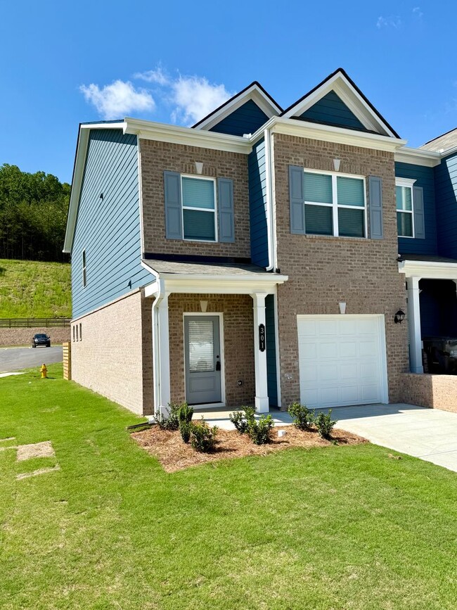 Building Photo - New Corner Unit Townhome in Cartersville