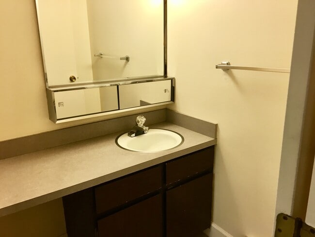 Building Photo - Beautiful Two-story, 3 Bed, 1.5 Bath Condo 1/2 Mile from CSU!