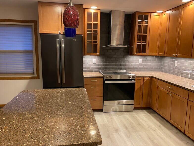 Kitchen - 2530 Bristol Ter