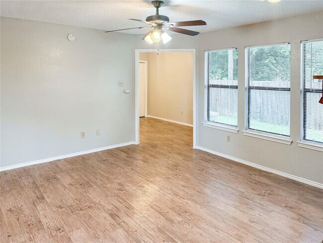 Building Photo - 409 Rawhide Loop