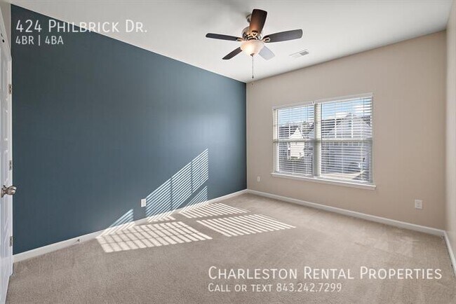 Building Photo - 424 Philbrick Dr