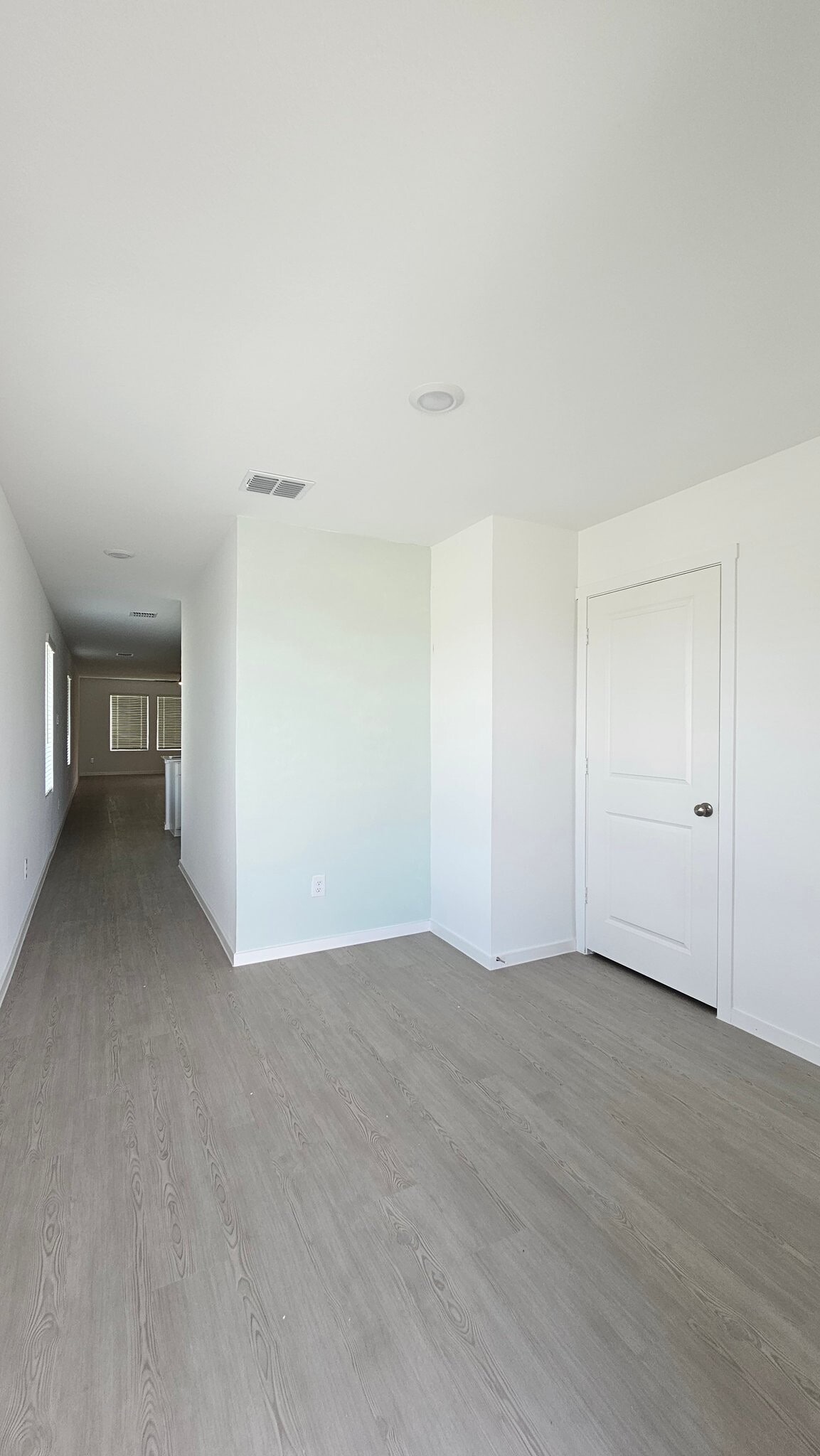 Building Photo - 1600 Baron Ln
