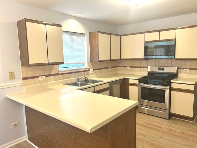 Building Photo - 30 Lancaster Cir