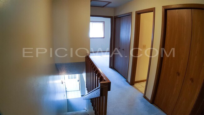 Building Photo - 1320 Daleview Dr