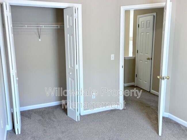 Building Photo - 4249 Beacon Heights Dr