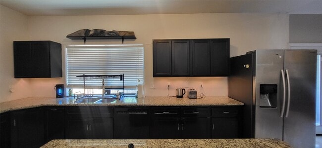 Building Photo - 9734 La Vista Dr
