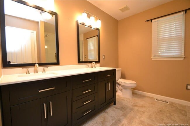 Building Photo - 5909 Royal Coach Ct