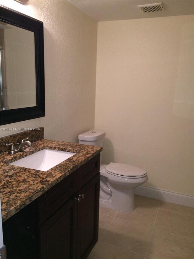 Building Photo - 407 Gardens Dr