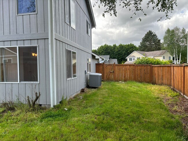 Building Photo - Beautiful 3 Bedroom Lacey House for Rent!