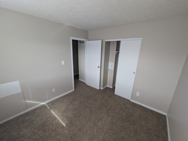 Building Photo - 4889 Nugent Dr