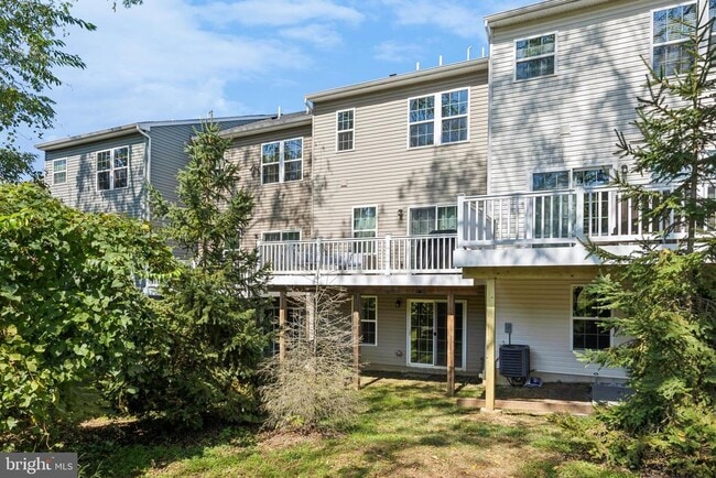 Building Photo - 142 Mulberry Dr
