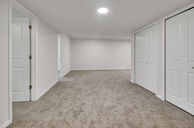 Building Photo - 3121 W 82nd Pl