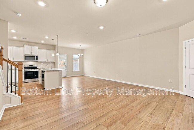 Building Photo - 460 Glen Clova Dr