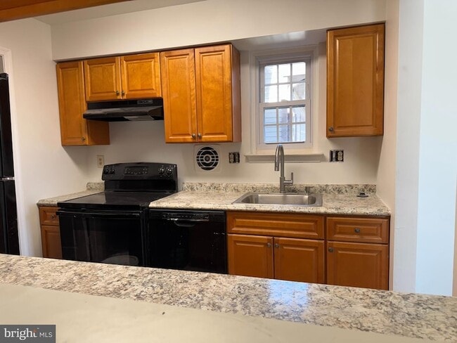 Building Photo - 632B Palmer Ln