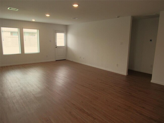 Building Photo - 5202 Sunvalley Bend Dr