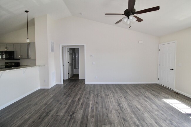 Building Photo - Newer Home for Rent in Brentwood Subdivision!