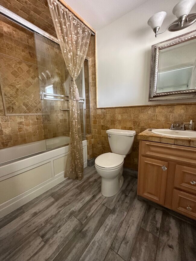 Main Bathroom - 22544 Marlin Pl