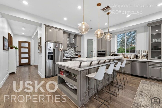 Building Photo - 103 Lazy Oak Ln