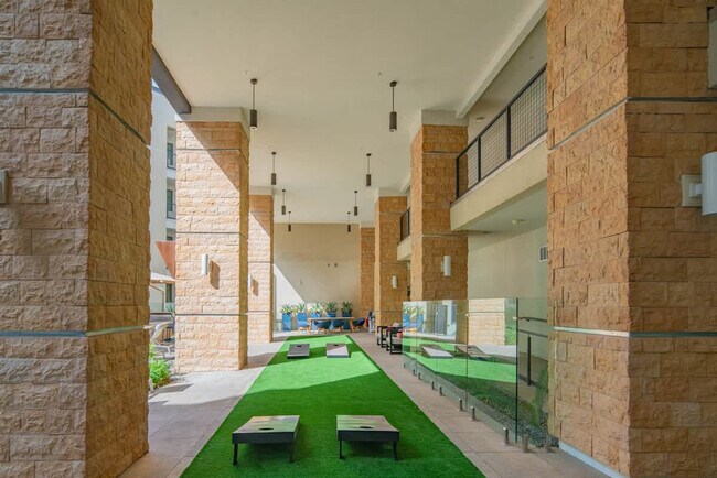 Building Photo - 15501 N Dial Blvd