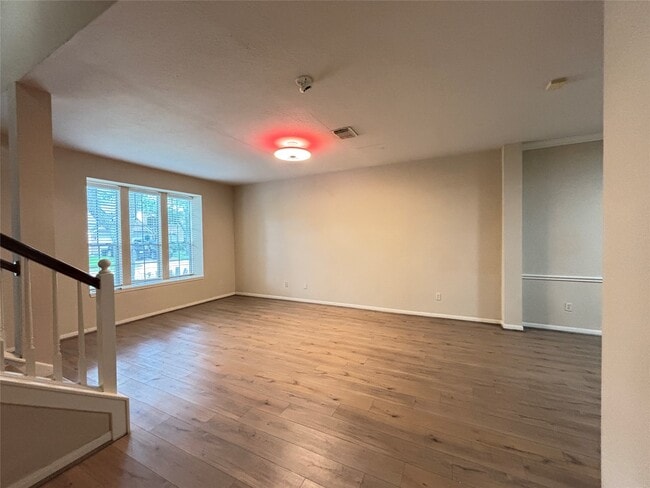 Building Photo - 3418 Shadowfern Dr