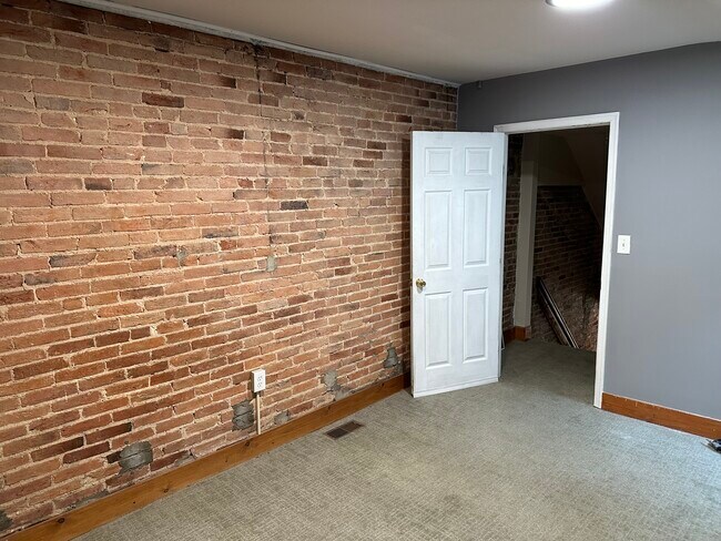 Building Photo - 1742 E Lombard St