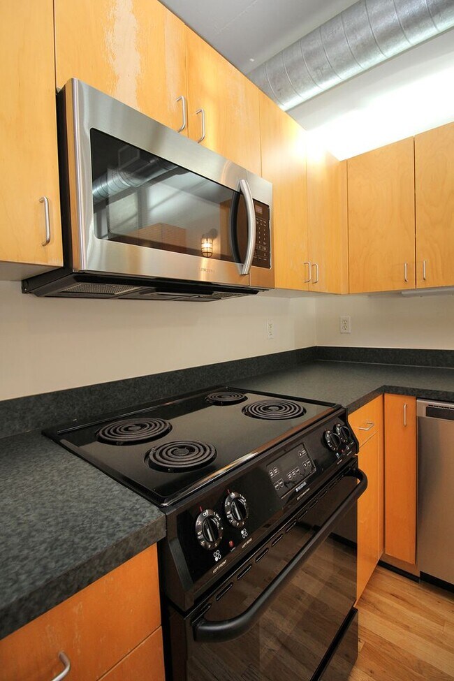 Building Photo - 408 NW 12th Ave