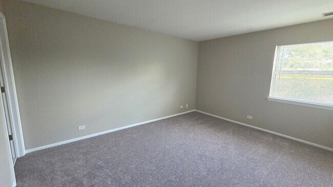 Building Photo - 67 Beechmont Ct