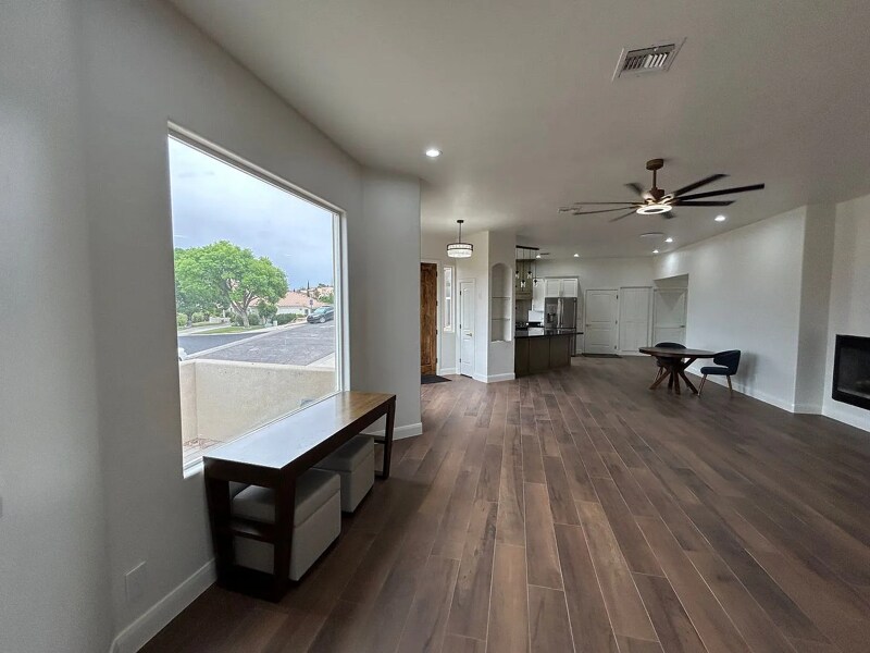 Building Photo - 2164 Balboa Way