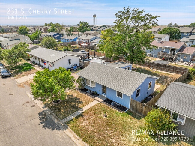 Building Photo - 231 Cherry St
