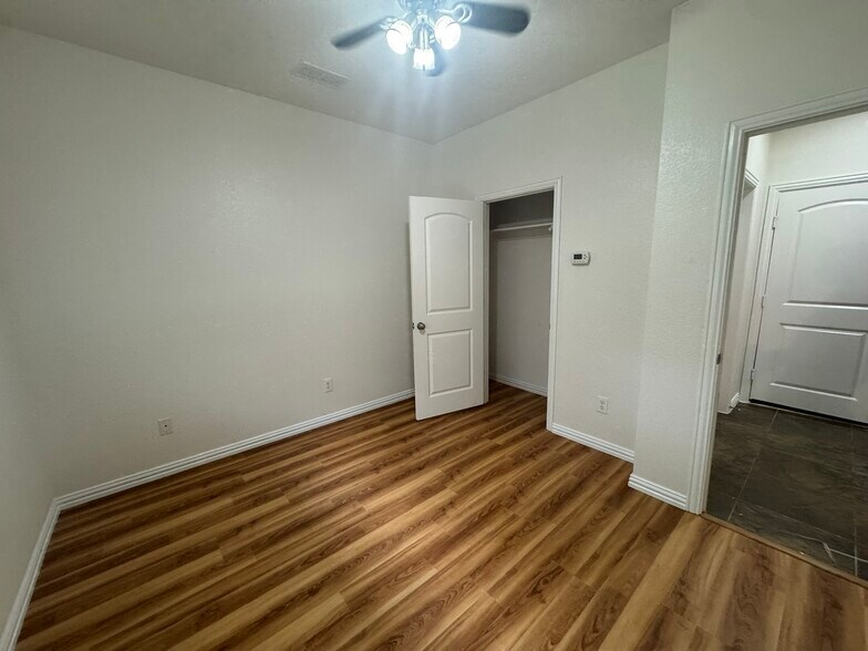 Building Photo - 1355 Chase Ln