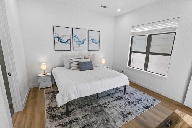 Building Photo - 6742 Peerless St