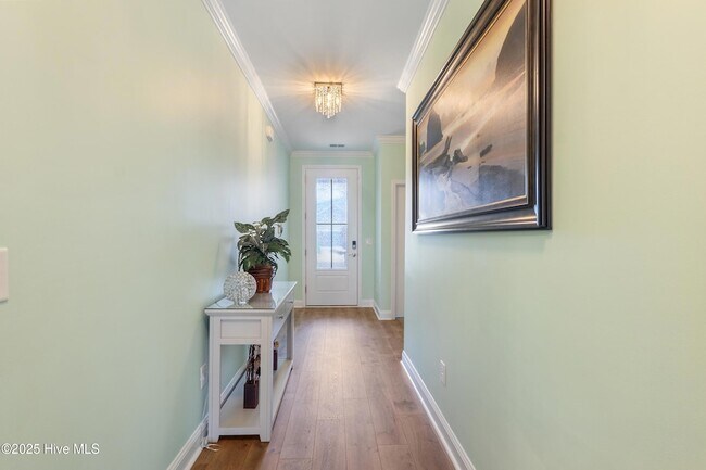 Building Photo - 614 Silos Wy