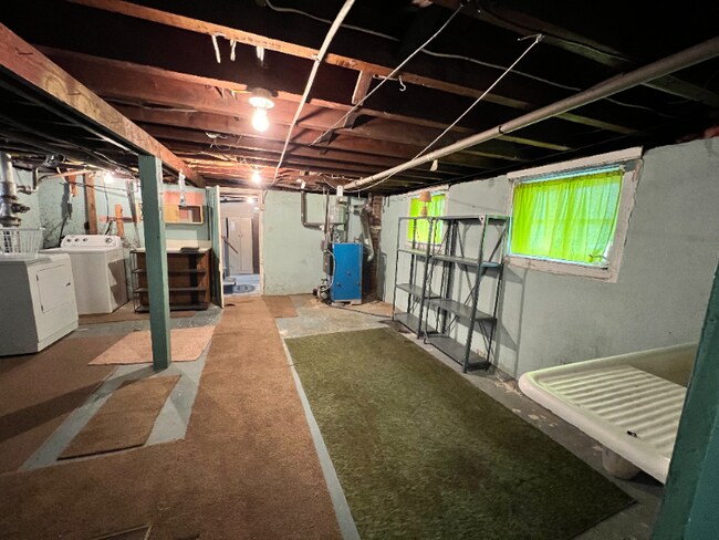 Building Photo - 448 Biddle St