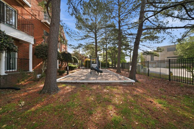 Building Photo - 205 Westover Ave