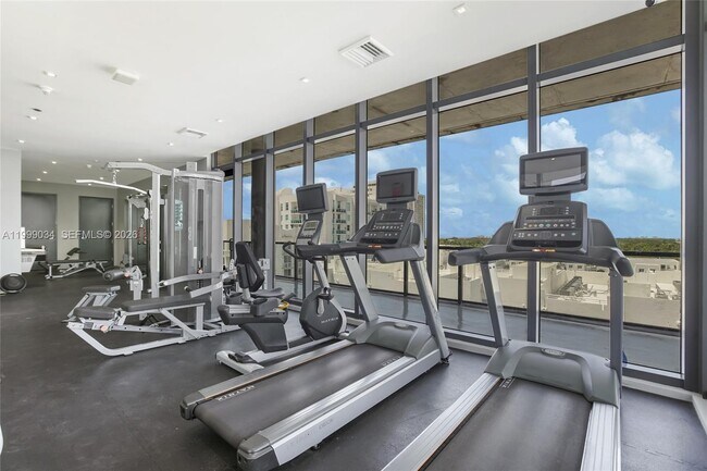 Building Photo - 201 SW 17th Rd