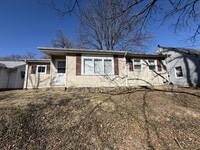 Building Photo - 1225 W Main St