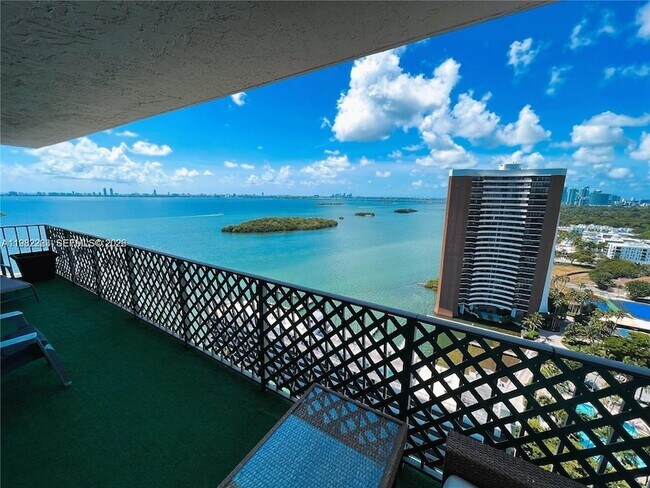 Building Photo - 780 NE 69th St