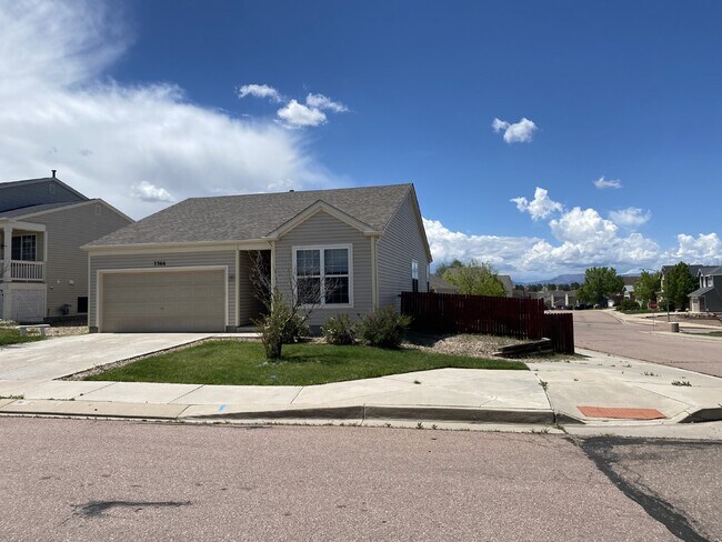 Building Photo - 3 bedroom - Brush Hollow