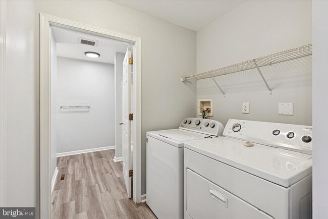 Building Photo - 908 Green St