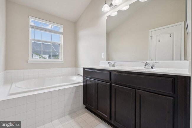 Building Photo - 12709 Horseshoe Bend Cir